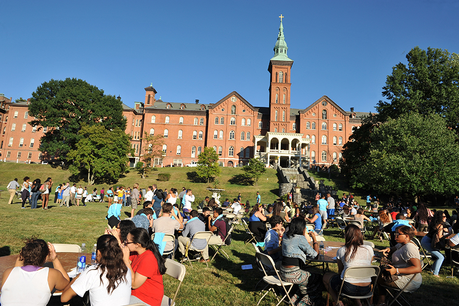 College Of Mount Saint Vincent Hosts New Student Orientation College 